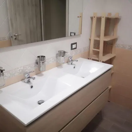 Le Dimore Di Emilia Feriehus Napoli